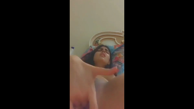 Desi College Girl Masturbating and Fingering Inside Deep also